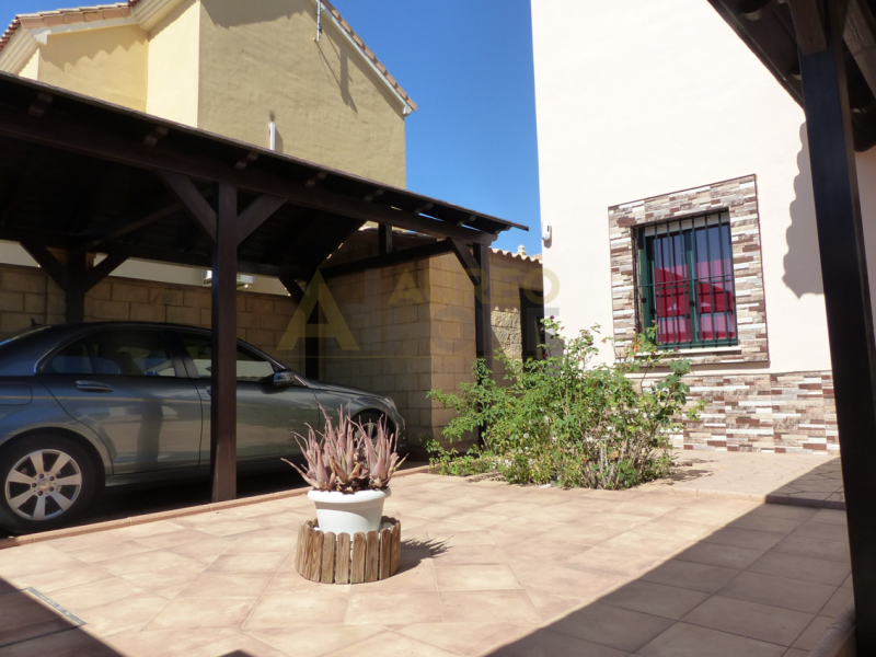 SPACIOUS AND BRIGHT HOUSE in Oromana