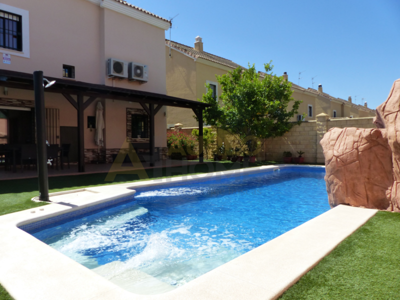 SPACIOUS AND BRIGHT HOUSE in Oromana