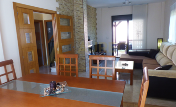 SPACIOUS AND BRIGHT HOUSE in Oromana 10