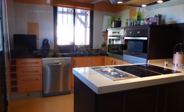 SPACIOUS AND BRIGHT HOUSE in Oromana 17