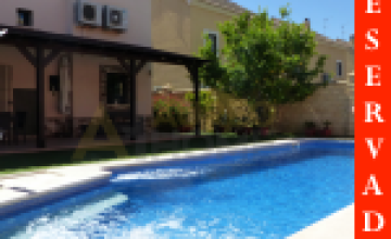 SPACIOUS AND BRIGHT HOUSE in Oromana 2