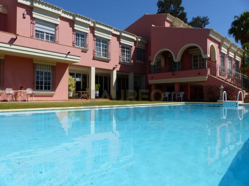 Spectacular Detached Villa IN URBANIZACION TORREQUINTO