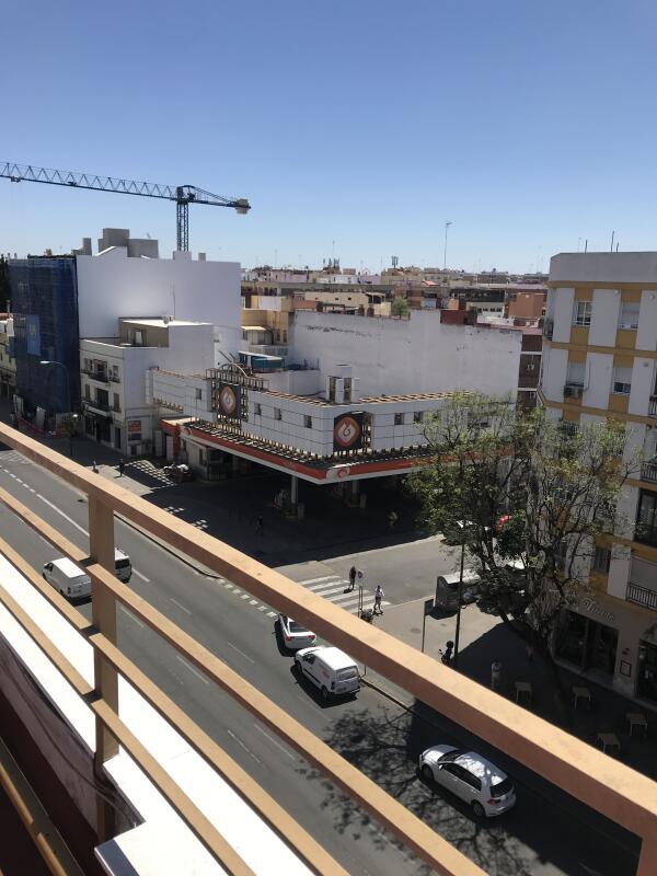 MAGNIFICENT AND SPACIOUS APARTMENT IN NERVIÓN.