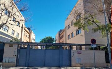 GREAT APARTMENT IN UNBEATABLE LOCATION 1