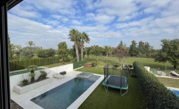 SPECTACULAR VILLA ON THE FIRST LINE OF THE GOLF COURSE 50