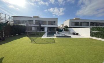 SPECTACULAR VILLA ON THE FIRST LINE OF THE GOLF COURSE 4