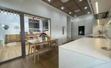 SPECTACULAR VILLA ON THE FIRST LINE OF THE GOLF COURSE 32