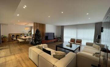 SPECTACULAR VILLA ON THE FIRST LINE OF THE GOLF COURSE 21