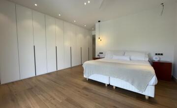 SPECTACULAR VILLA ON THE FIRST LINE OF THE GOLF COURSE 38