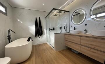 SPECTACULAR VILLA ON THE FIRST LINE OF THE GOLF COURSE 42