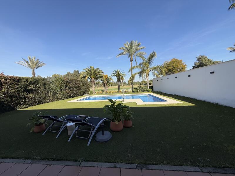SPECTACULAR VILLA FOR SALE ON THE FIRST LINE OF THE SEVILLE GOLF COURSE