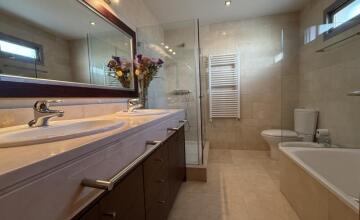 SPECTACULAR VIEWS on the first line of the golf course 39