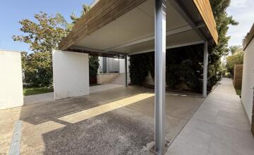 SPECTACULAR VIEWS on the first line of the golf course 13