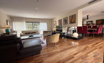 SPECTACULAR VIEWS on the first line of the golf course 14