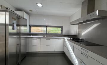 SPECTACULAR VIEWS on the first line of the golf course 26