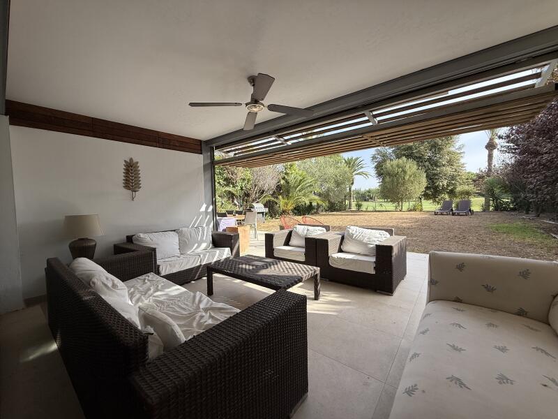 SPECTACULAR VIEWS on the first line of the golf course