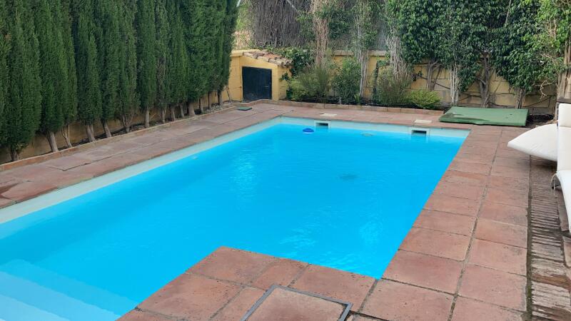 Chalet independiente en Urbanización "EL ZAUDÍN"