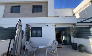 ¡EL ADOSADO DE TUS SUEÑOS EN ENTRENÚCLEOS PRACTICAMENTE A ESTRENAR! 24