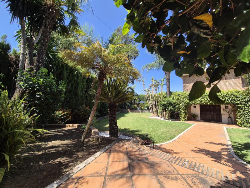 MAGNIFICO CHALET INDEPENDIENTE EN TORREQUINTO