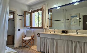 MAGNIFICO CHALET INDEPENDIENTE EN TORREQUINTO 44