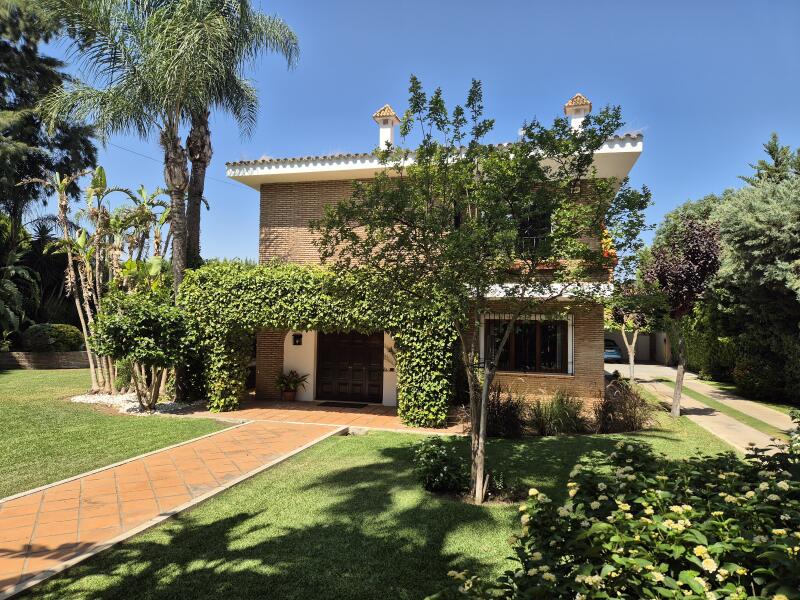 MAGNIFICO CHALET INDEPENDIENTE EN TORREQUINTO