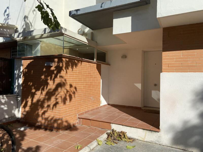 Chalet pareado en la fabulosa urbanización Residencial Sevilla Golf