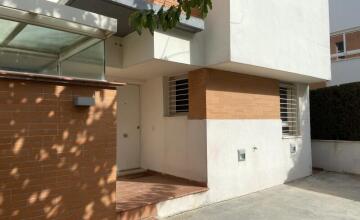 Chalet pareado en la fabulosa Urbanización Residencial Sevilla Golf 30