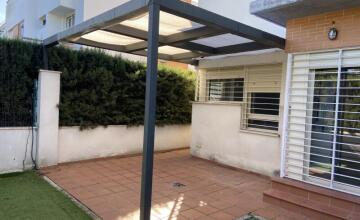 Chalet pareado en la fabulosa Urbanización Residencial Sevilla Golf 27