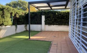 Chalet pareado en la fabulosa Urbanización Residencial Sevilla Golf 28