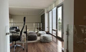 Luminoso Chalet Independiente en Urbanización Privada Torrequinto 23