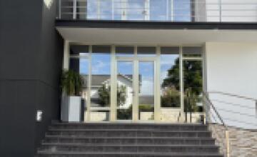 Luminoso Chalet Independiente en Urbanización Privada Torrequinto 4