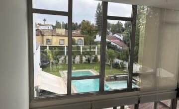 Luminoso Chalet Independiente en Urbanización Privada Torrequinto 27