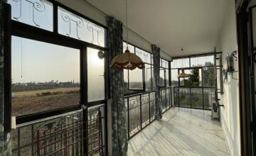 Espectacular Chalet Rústico Independiente en Amplia Parcela 10