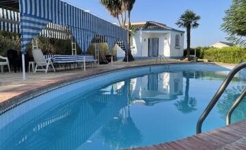 Espectacular Chalet Rústico Independiente en Amplia Parcela 6