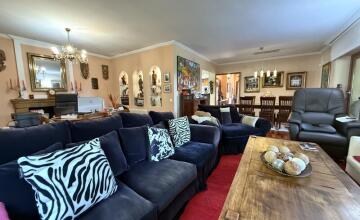 Chalet independiente en Urbanización Villares Altos Sevilla 22