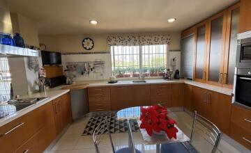 Chalet independiente en Urbanización Villares Altos Sevilla 27