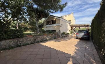 Chalet independiente en Urbanización Villares Altos Sevilla 1