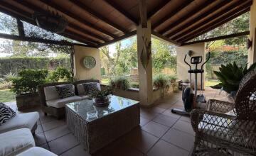 Chalet independiente en Urbanización Villares Altos Sevilla 5