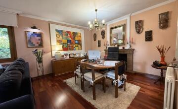 Chalet independiente en Urbanización Villares Altos Sevilla 23