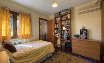 Chalet independiente en Urbanización Villares Altos Sevilla 42