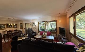 Chalet independiente en Urbanización Villares Altos Sevilla 19