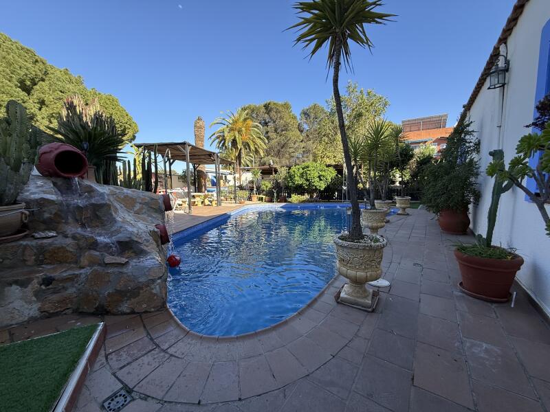 Chalet independiente en Urbanización Los Cerros de Montequinto