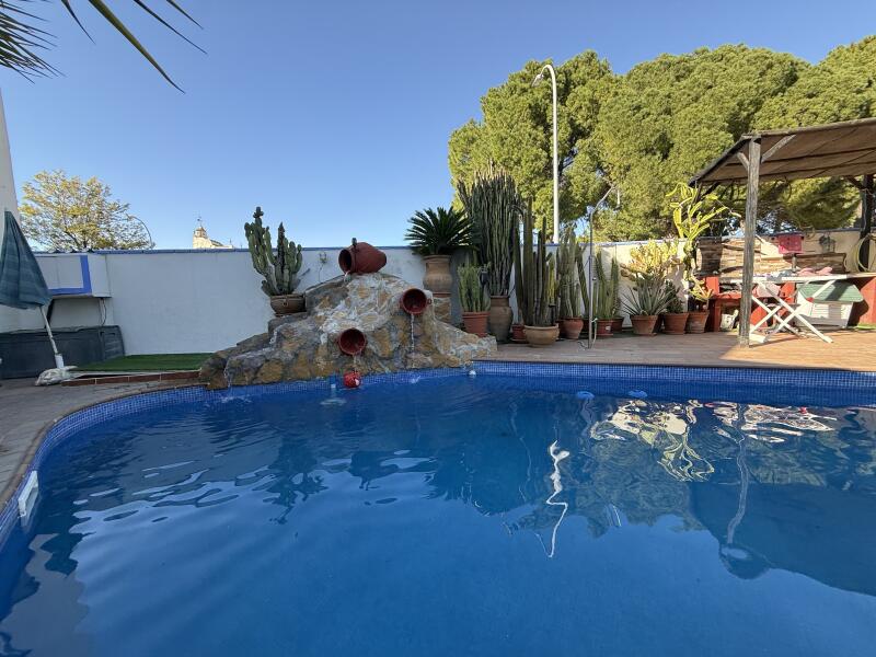 Chalet independiente en Urbanización Los Cerros de Montequinto