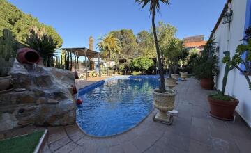 Chalet independiente en Urbanización Los Cerros de Montequinto 3