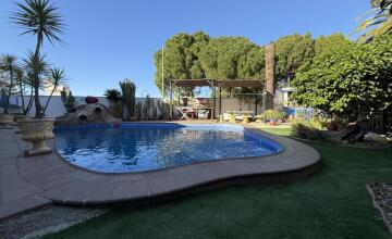 Chalet independiente en Urbanización Los Cerros de Montequinto 5