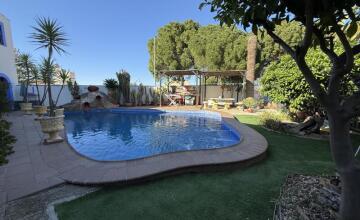 Chalet independiente en Urbanización Los Cerros de Montequinto 2