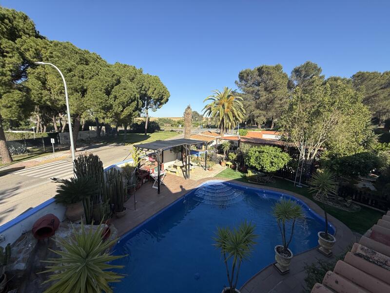 Chalet independiente en Urbanización Los Cerros de Montequinto