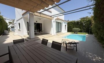 CHALET REFORMADO EN URBANIZACIÓN "EL ZAUDIN" 1