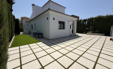 CHALET REFORMADO EN URBANIZACIÓN "EL ZAUDIN" 3