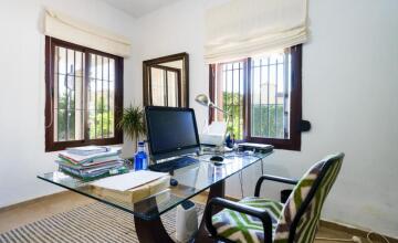  Unique opportunity to live VERY NEAR SEVILLA with  FIRST QUALITY OF LIFE  7